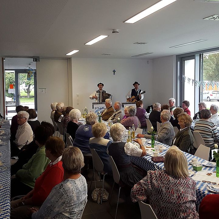 Bayerischer Nachmittag beim Seniorenclub