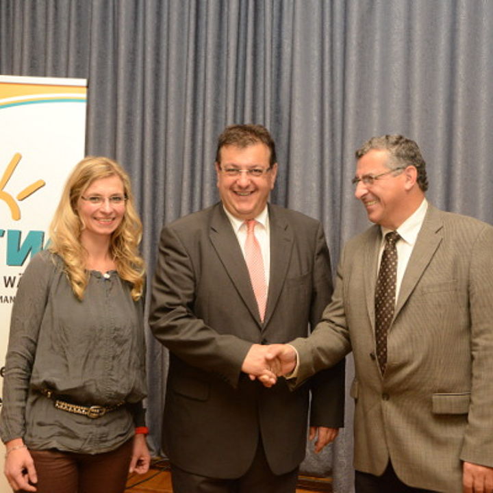 1.Vorsitzender Georg Kumpf gratuliert Herbert Nerb zur Bürgermeisterkandidatur