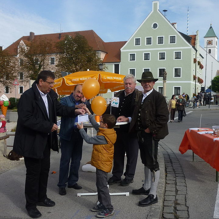 Ballonflug-Wettbewerb am verkaufsoffenen Sonntag 2013